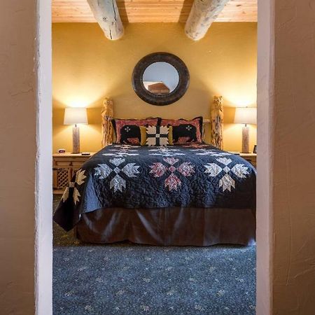 Mariposa Lodge Bed And Breakfast Стиймбоут Спрингс Екстериор снимка