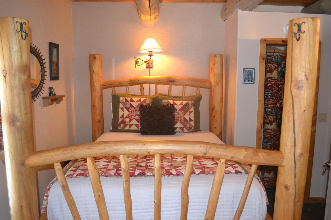 Mariposa Lodge Bed And Breakfast Стиймбоут Спрингс Екстериор снимка