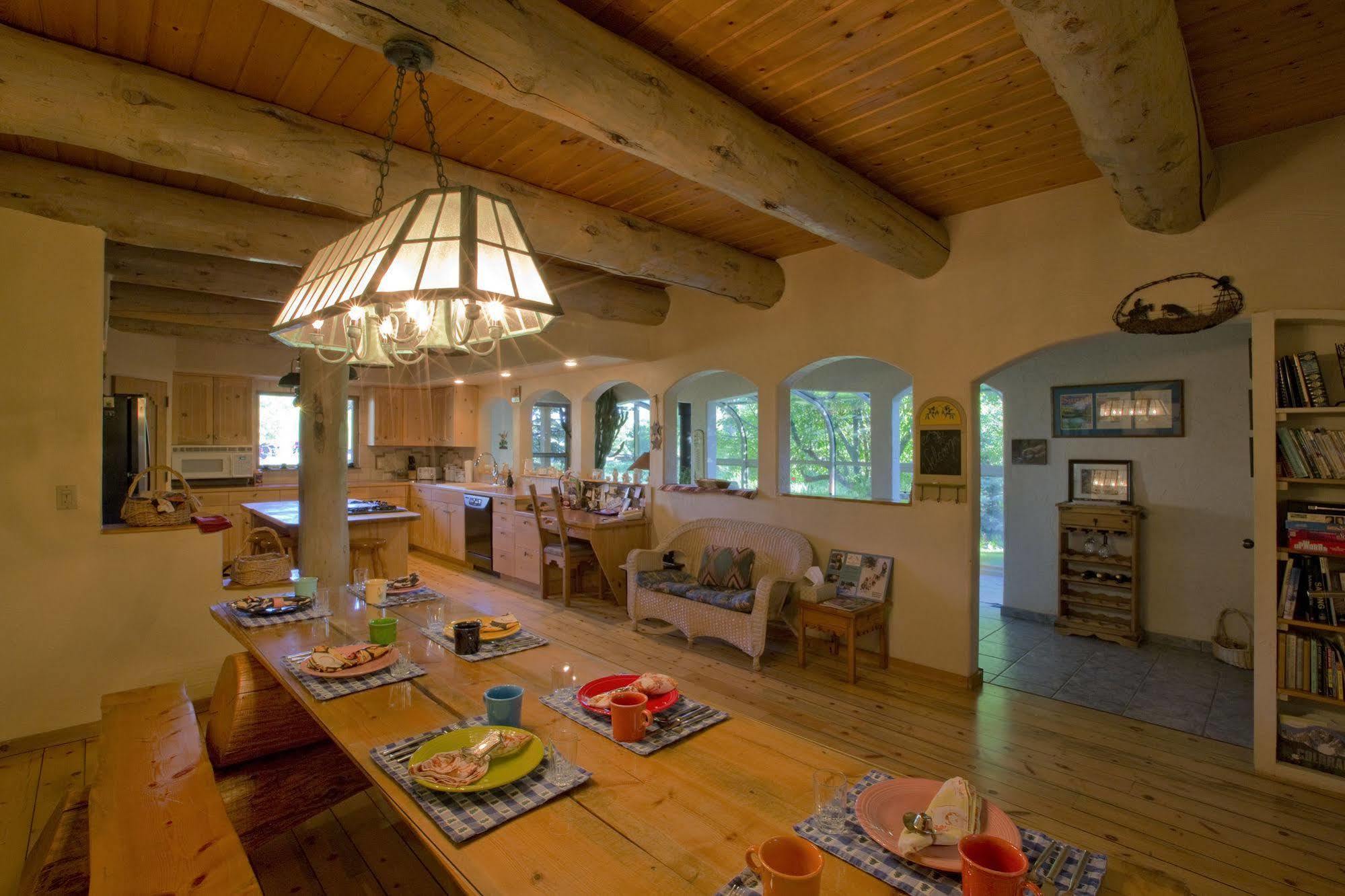 Mariposa Lodge Bed And Breakfast Стиймбоут Спрингс Екстериор снимка