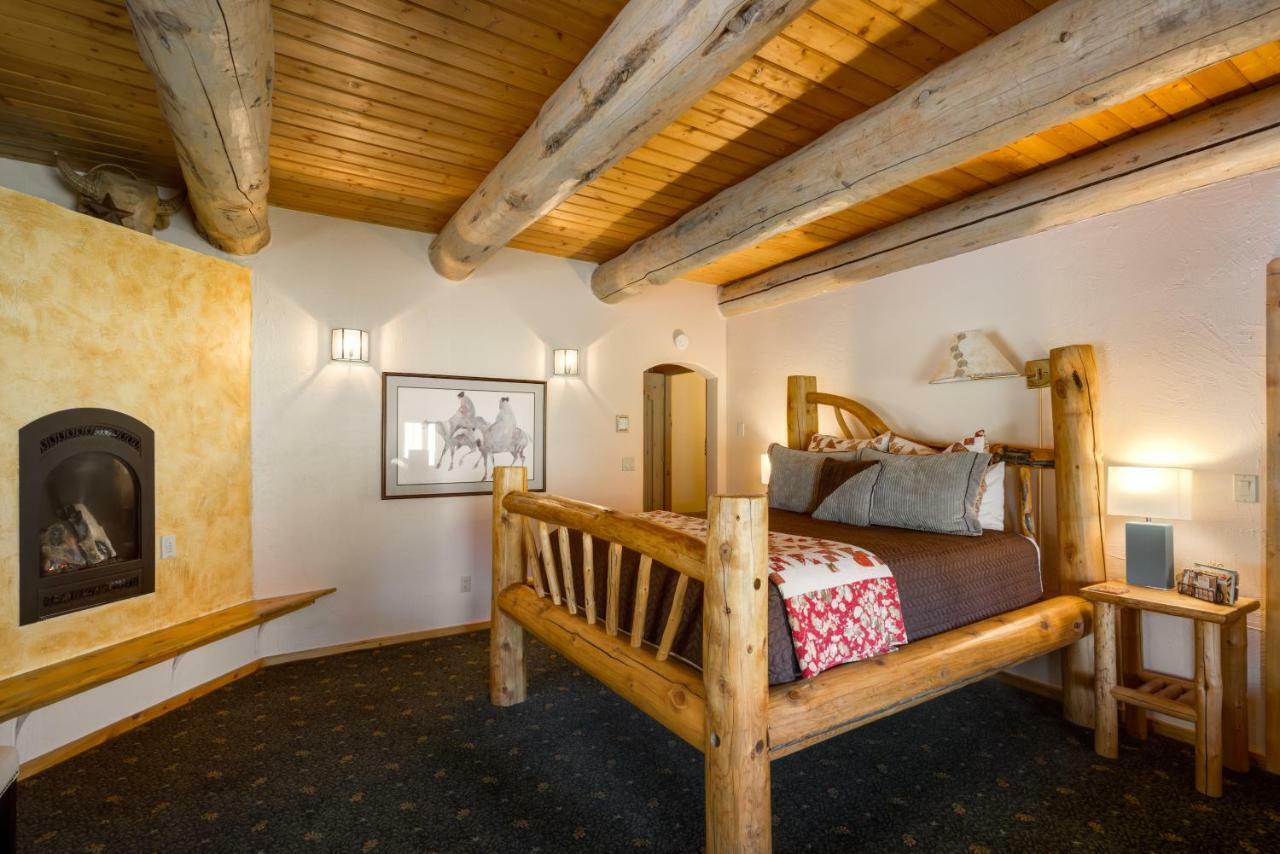 Mariposa Lodge Bed And Breakfast Стиймбоут Спрингс Екстериор снимка